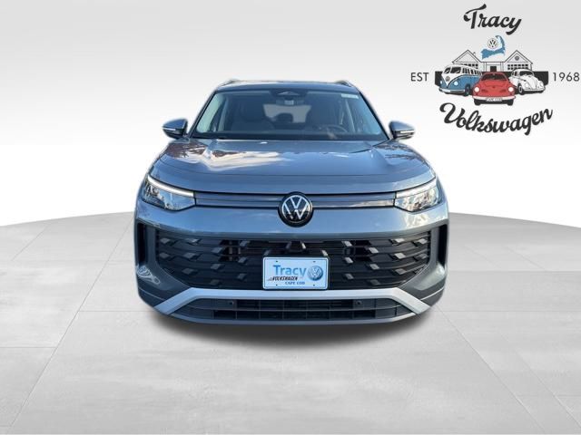 2026 Volkswagen Tiguan SE photo 2