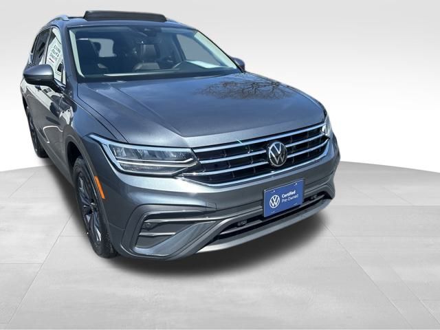 2022 Volkswagen Tiguan SE photo 2