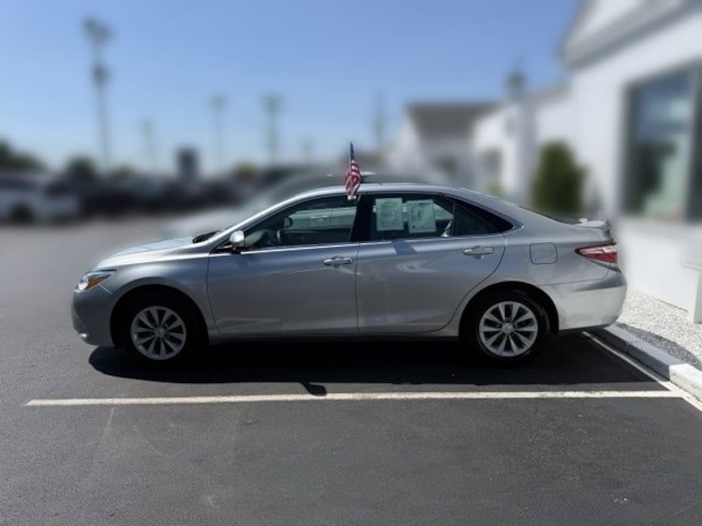 Used 2017 Toyota Camry LE Sedan