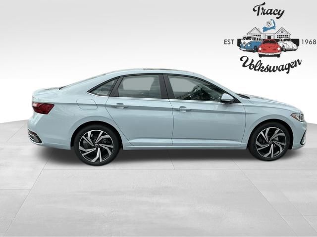 2025 Volkswagen Jetta SEL photo 4
