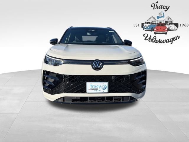 2026 Volkswagen Tiguan SE R-Line Black photo 2