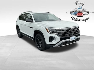 New 2025 Volkswagen Atlas 2.0T Peak Edition SUV for sale in Hyannis, MA