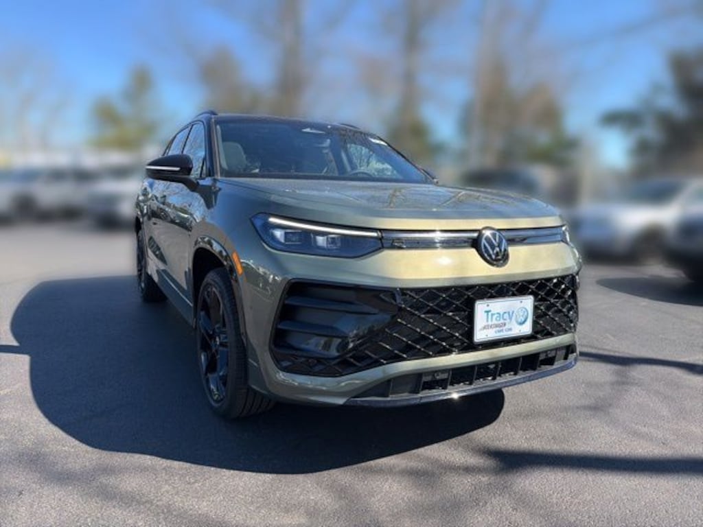 New 2026 Volkswagen Tiguan 2.0T SE R-Line Black SUV