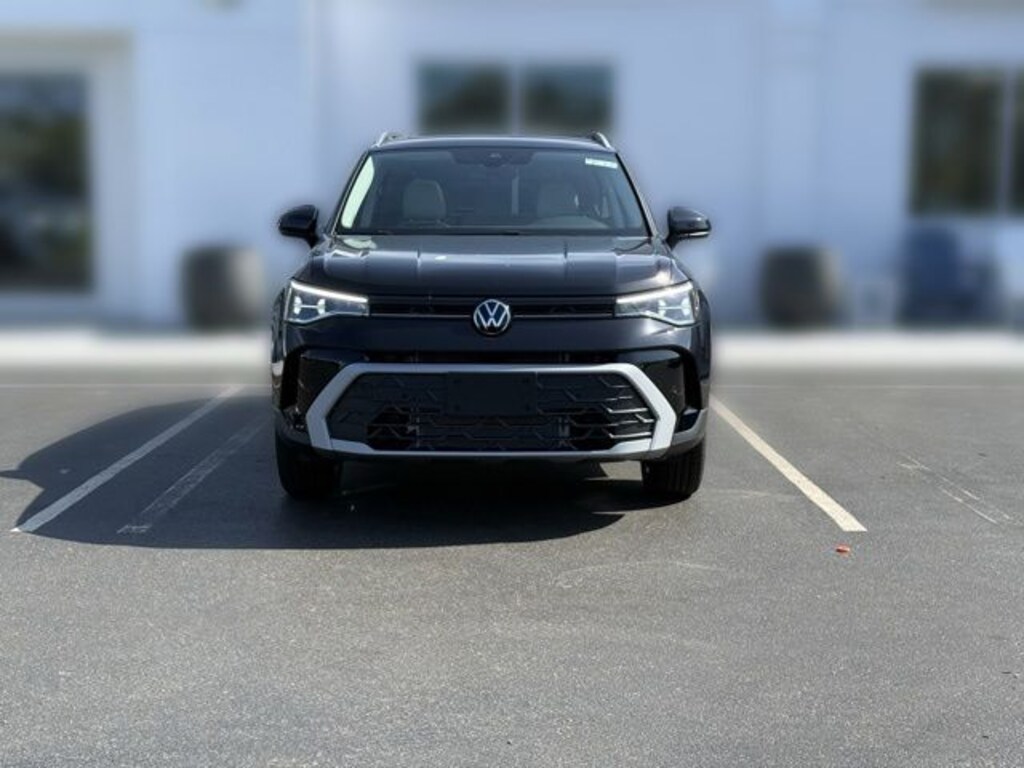 New 2026 Volkswagen Taos 1.5T SE SUV