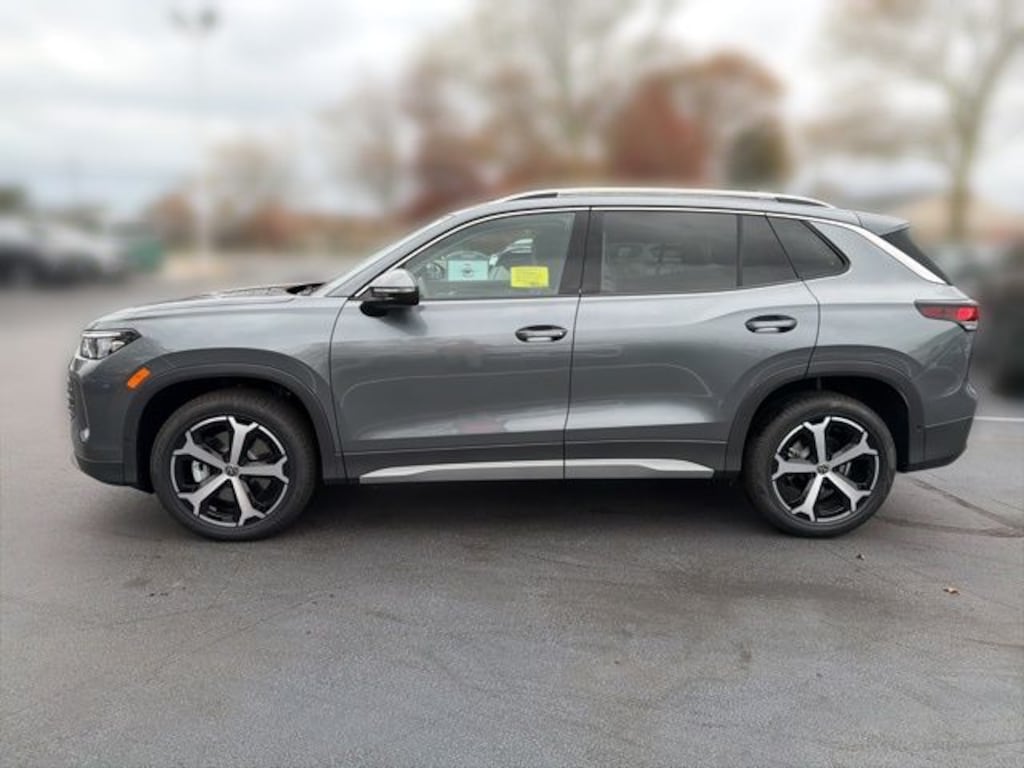 New 2026 Volkswagen Tiguan 2.0T SE SUV