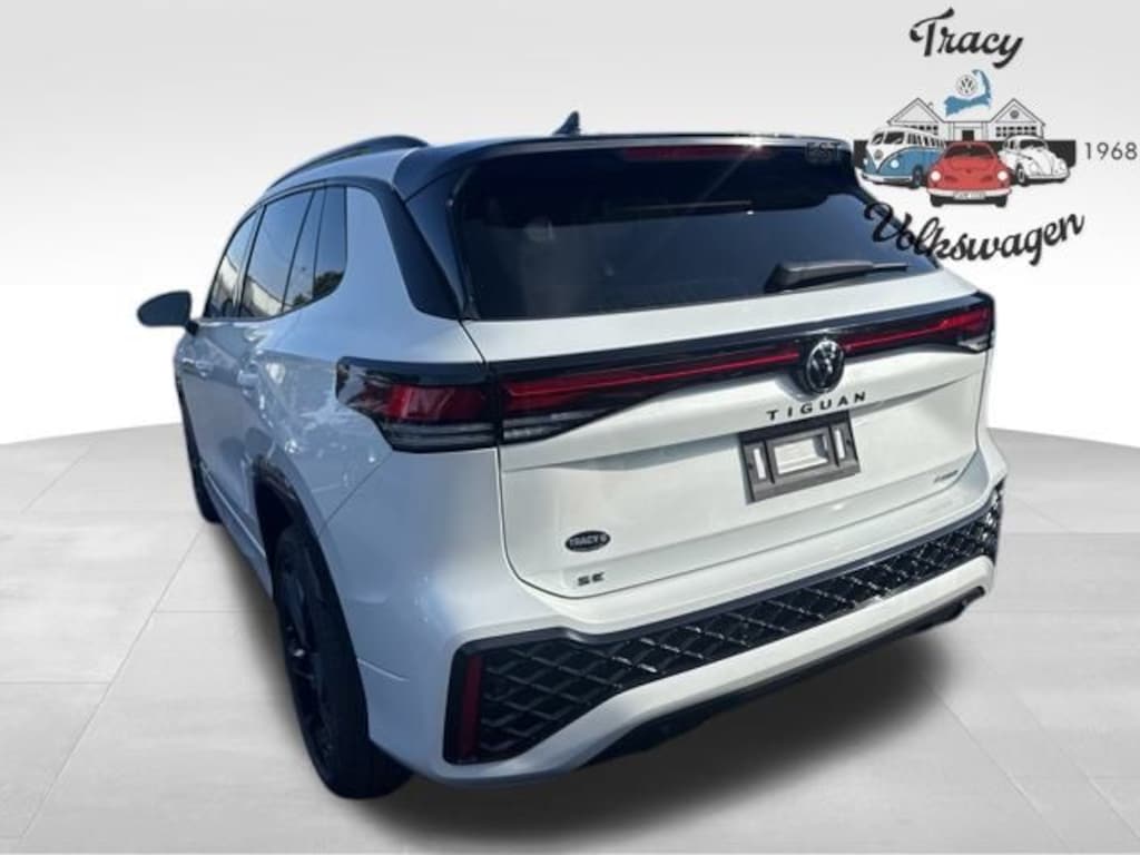 New 2026 Volkswagen Tiguan 2.0T SE R-Line Black SUV