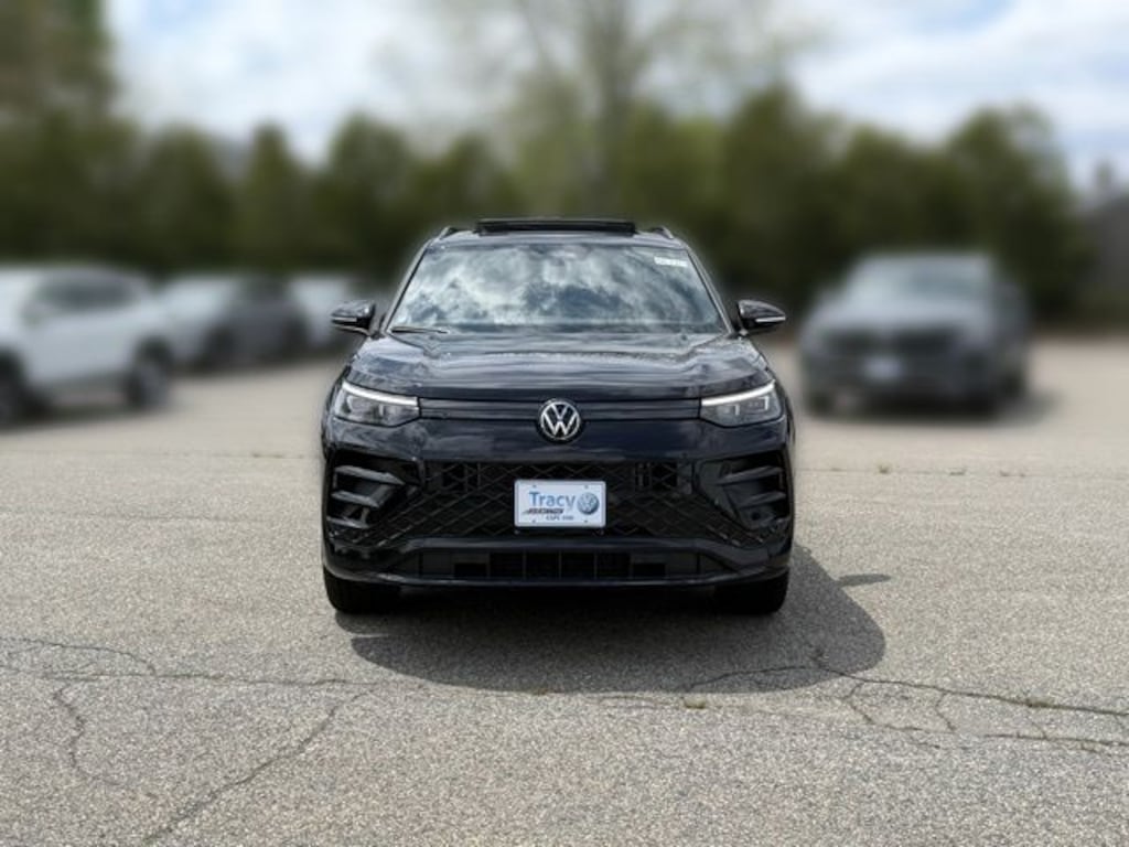 New 2026 Volkswagen Tiguan SE R-Line Black SUV