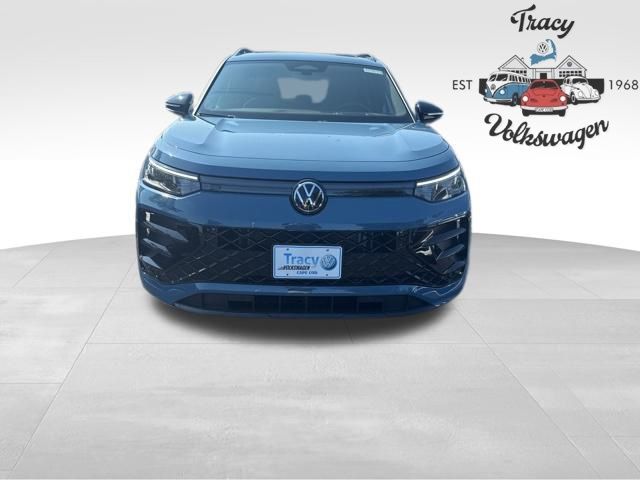 2025 Volkswagen Tiguan SE R-Line Black photo 2