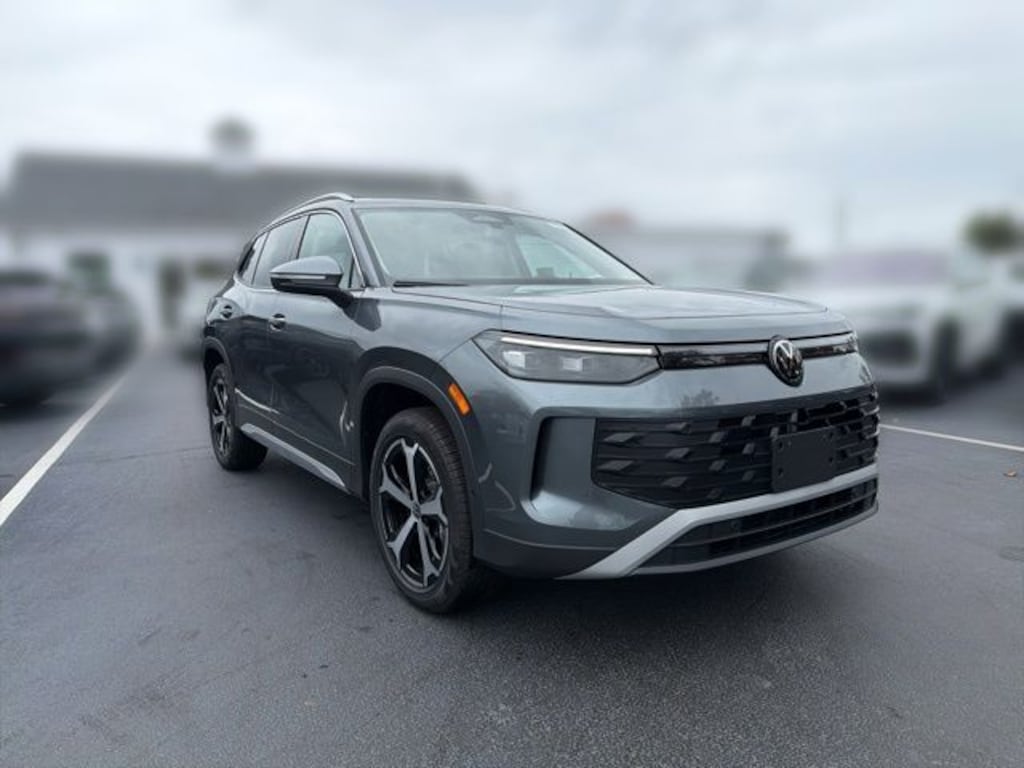 New 2026 Volkswagen Tiguan 2.0T SE SUV