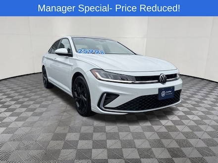 2025 Volkswagen Jetta 1.5T SE Sedan