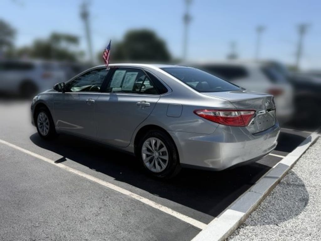 Used 2017 Toyota Camry LE Sedan