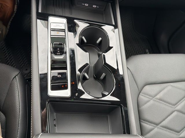 2026 Volkswagen Atlas SE w/Tech - Photo 13