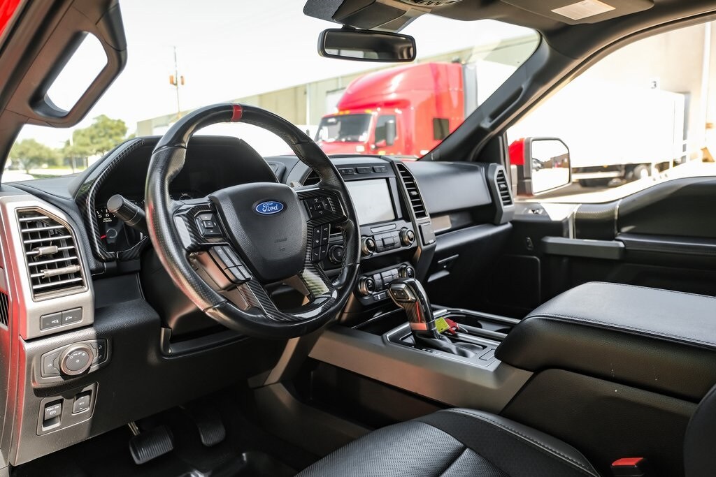 2019 Ford F-150 Raptor photo 2