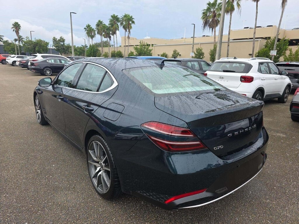 2023 Genesis G70 2.0T Sport Prestige photo 2