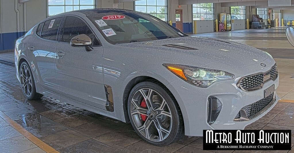 2019 Kia Stinger GT1 photo 2