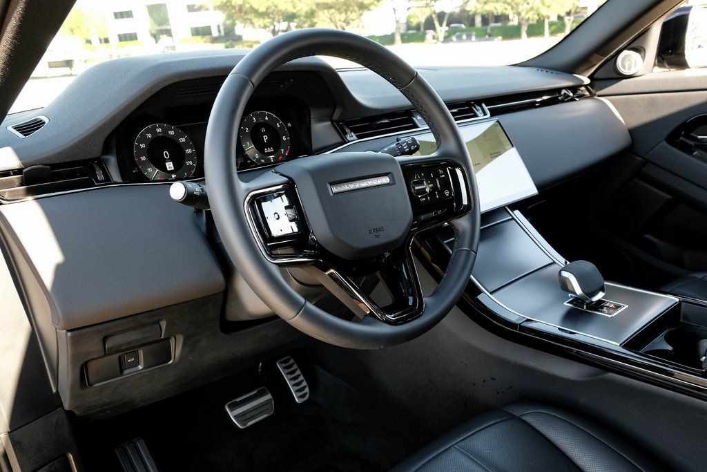 Used 2025 Land Rover Range Rover Evoque Dynamic SUV