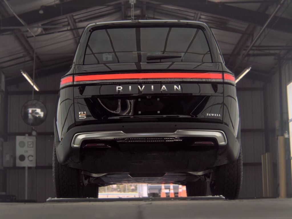 Used 2023 Rivian R1S Adventure SUV