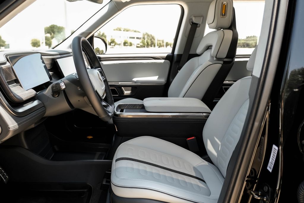 Used 2023 Rivian R1S Adventure SUV