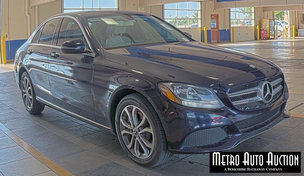 2017 Mercedes Benz C 300 photo 2