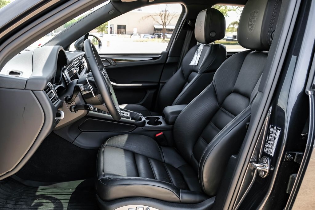 Used 2025 Porsche Macan Base SUV