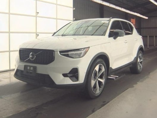 2023 Volvo XC40 Ultimate's photo