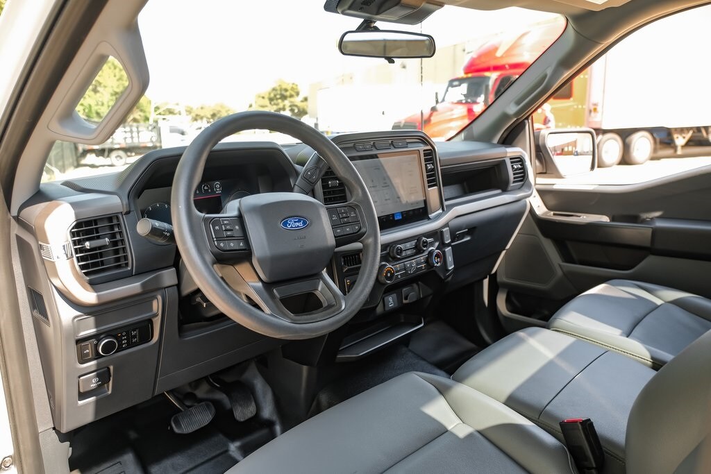 2024 Ford F-150 XL photo 2