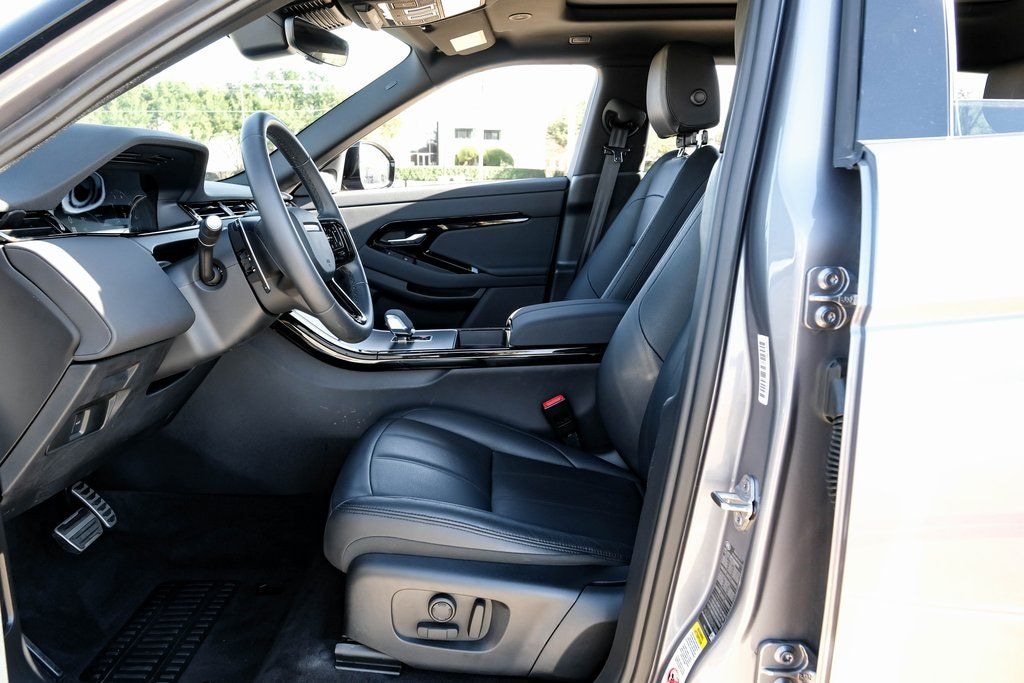 Used 2025 Land Rover Range Rover Evoque Dynamic SUV