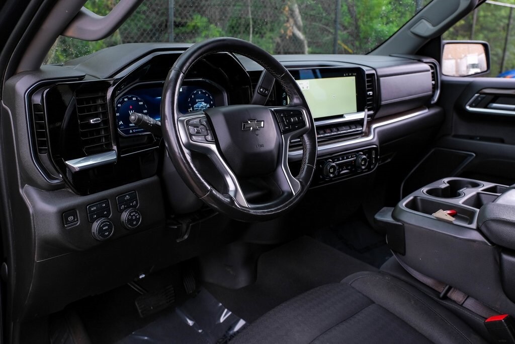 2022 Chevrolet Silverado 1500 RST photo 2