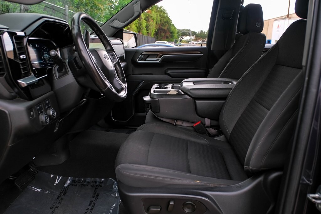 2022 Chevrolet Silverado 1500 RST photo 3