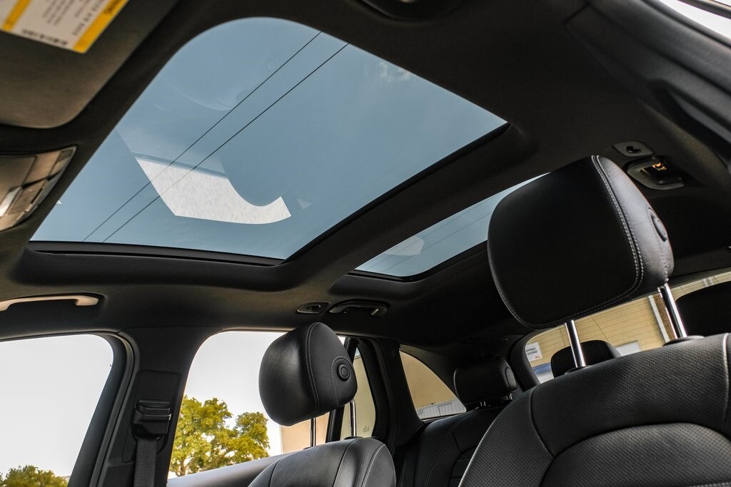 2018 Mercedes Benz GLC 43 AMG photo 4