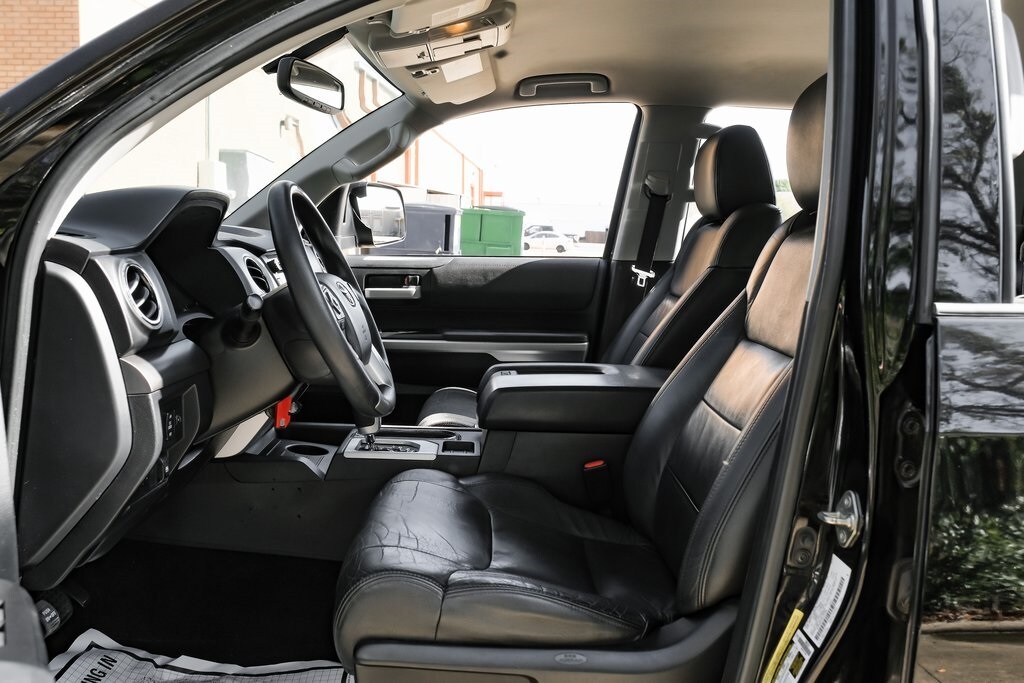 2017 Toyota Tundra SR5 photo 3