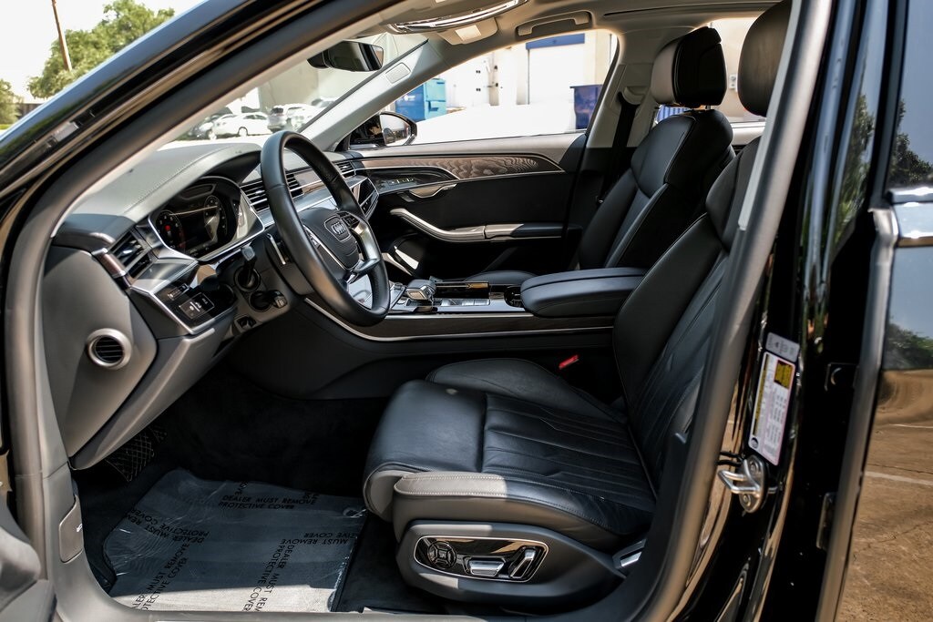 2022 Audi A8 L 55 TFSI photo 2
