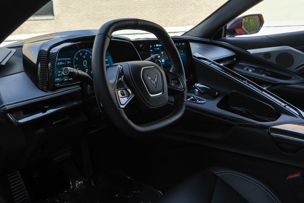 2025 Chevrolet Corvette Stingray 3LT photo 2