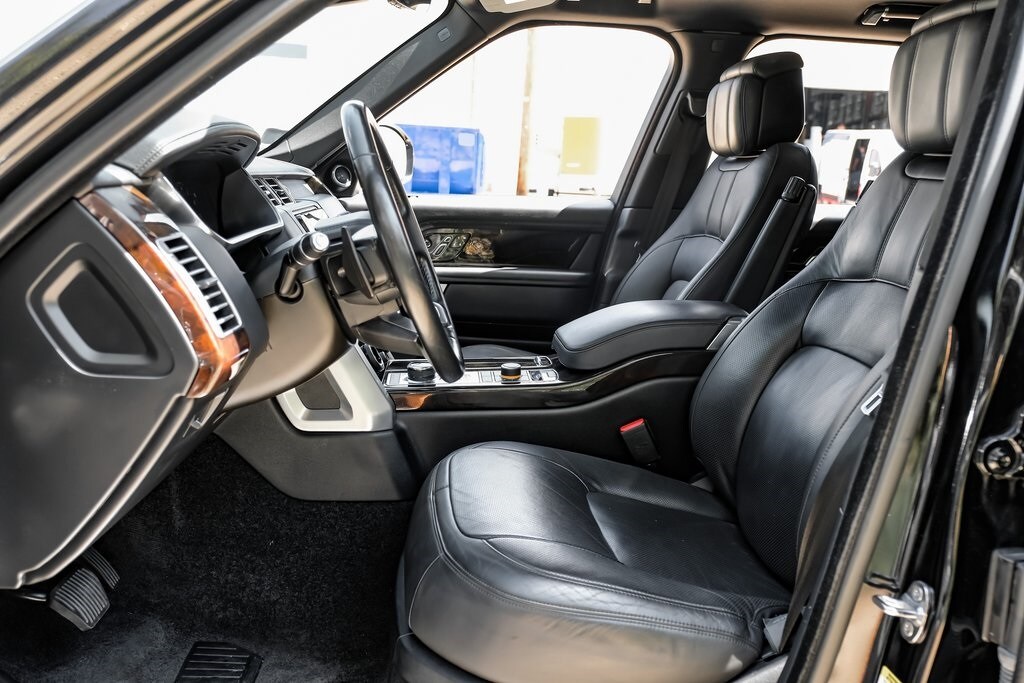 2019 Land Rover Range Rover SuperCharged photo 3