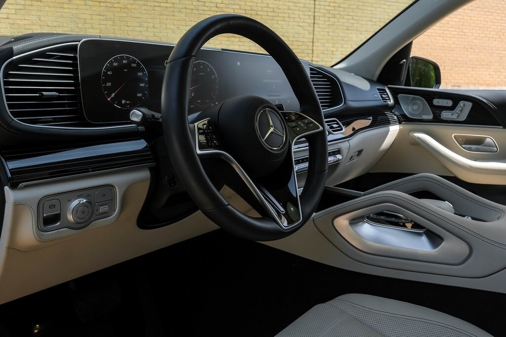 2024 Mercedes Benz GLE 580 4MATIC photo 2