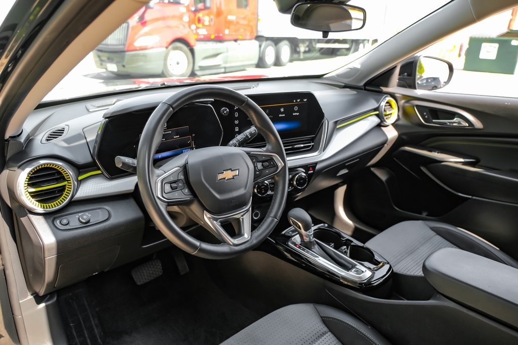 Used 2024 Chevrolet Trax LT SUV