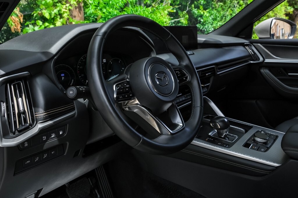 2025 Mazda CX-90 Premium Plus photo 2