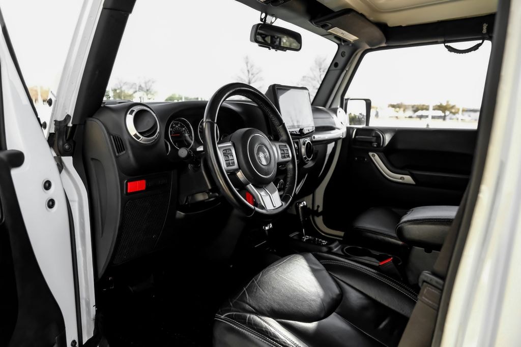 Used 2016 Jeep Wrangler Unlimited Rubicon SUV