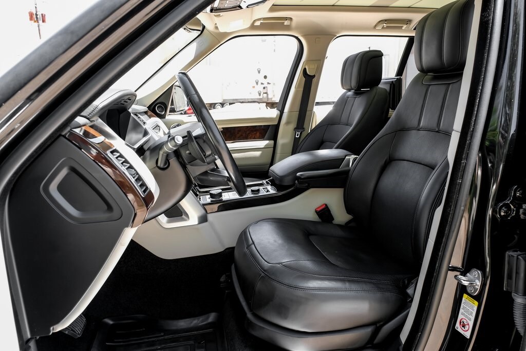 2018 Land Rover Range Rover SuperCharged photo 2