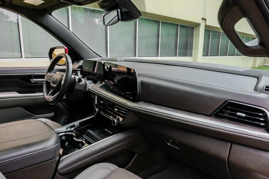2025 Chevrolet Tahoe Z71 - Photo 14