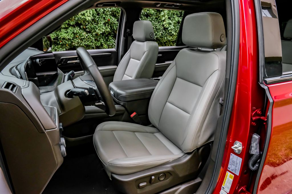 2025 Chevrolet Tahoe Z71 - Photo 36