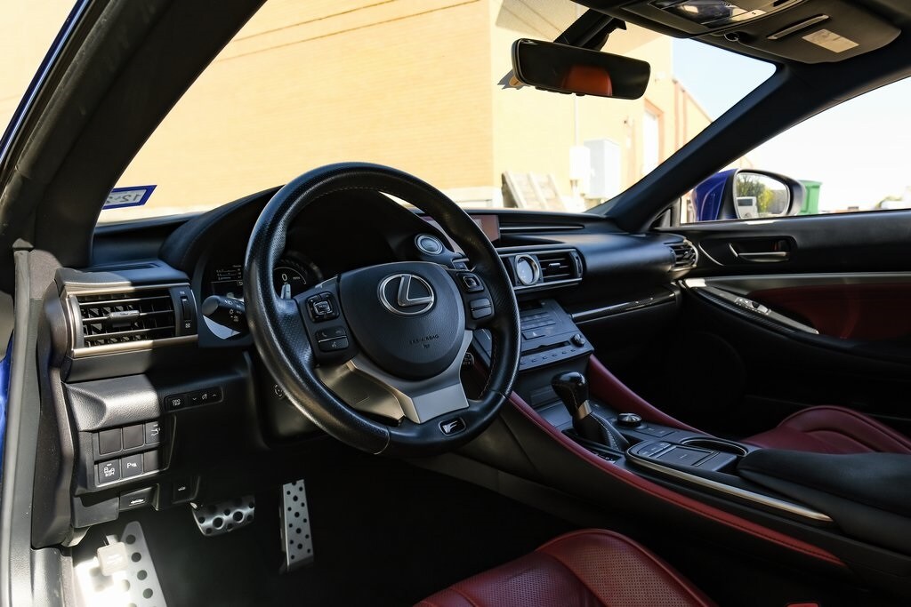 2015 Lexus RC F photo 2