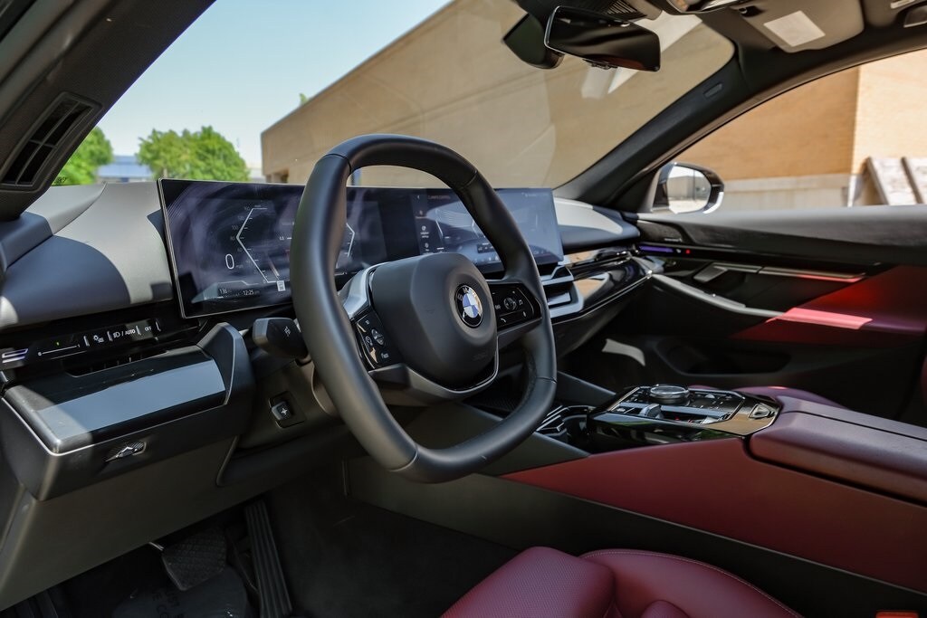 2024 Bmw 530i photo 2