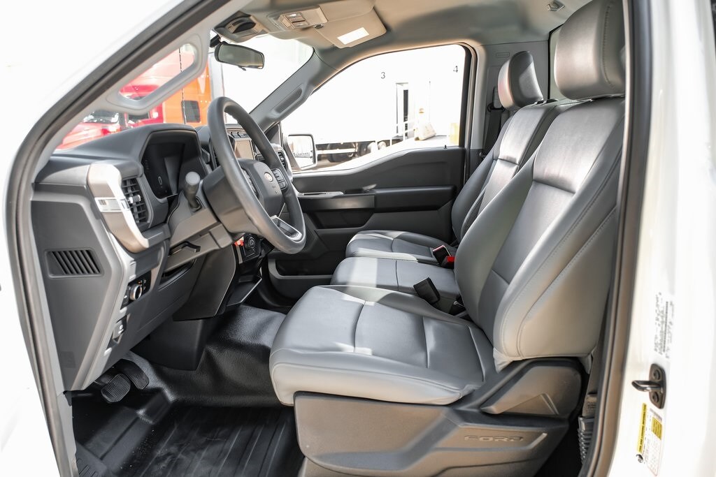 2024 Ford F-150 XL photo 3