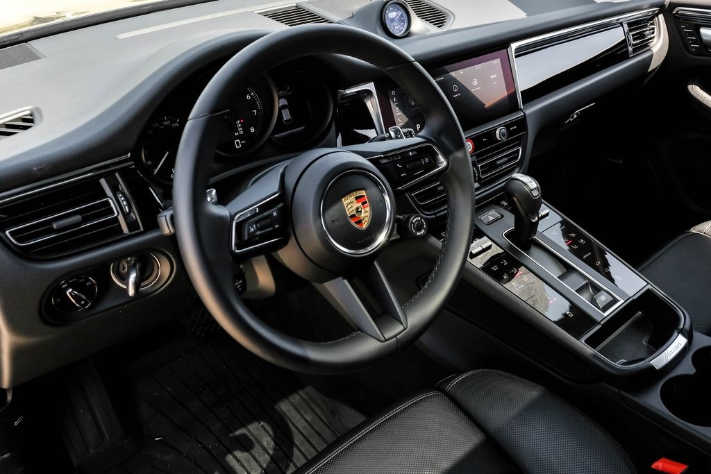 Used 2025 Porsche Macan Base SUV