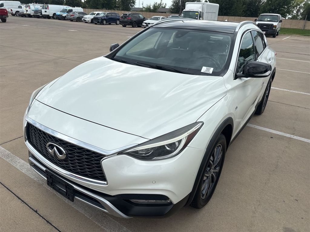 2017 INFINITI QX30