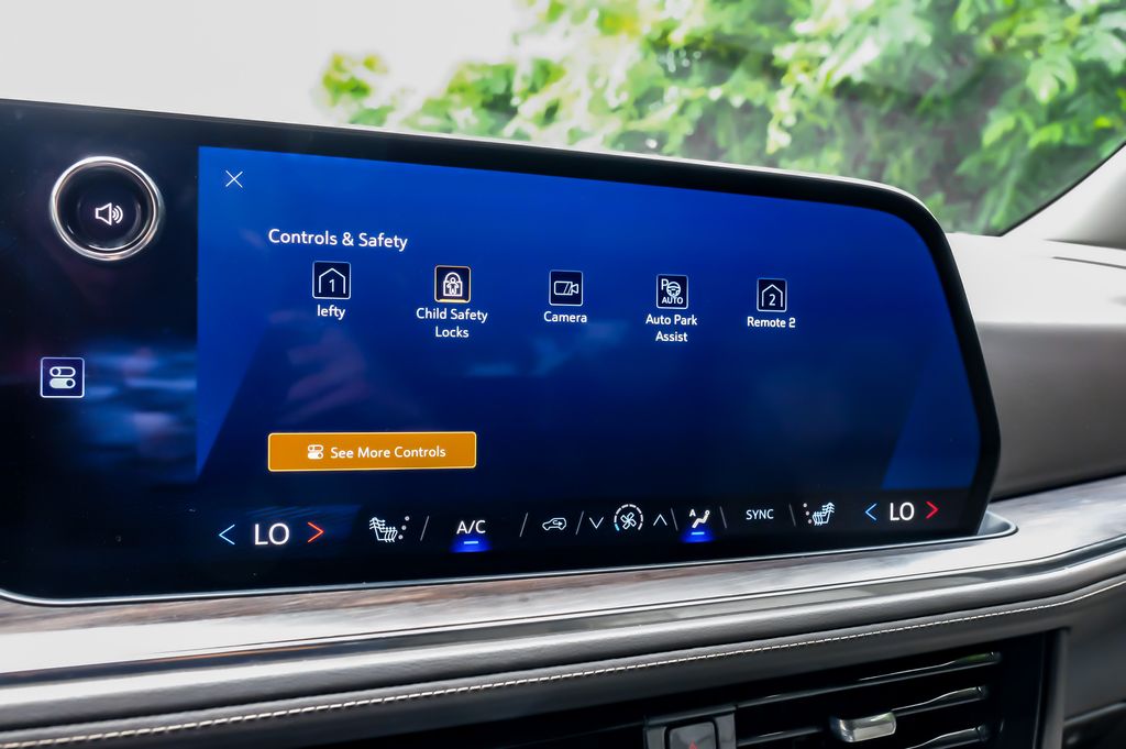 2025 Chevrolet Tahoe Z71 - Photo 35