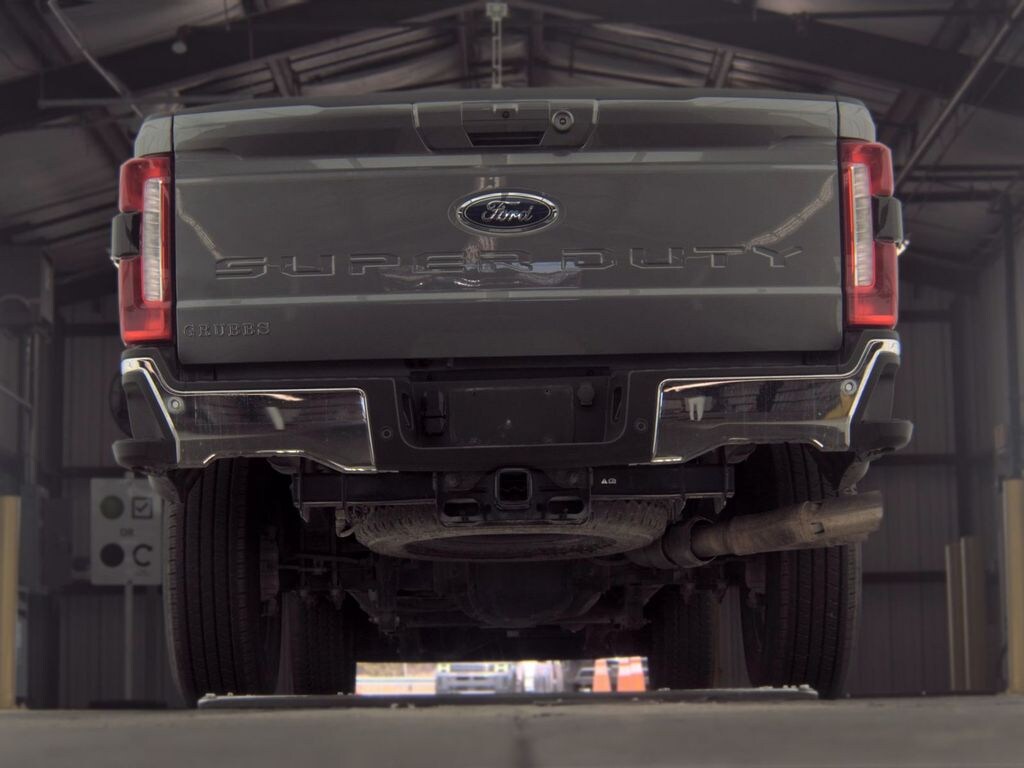 Used 2024 Ford F-250SD Lariat Truck