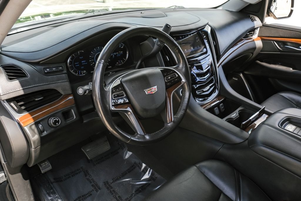 Used 2019 Cadillac Escalade Luxury SUV