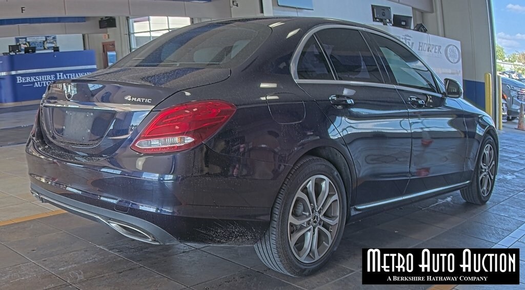2017 Mercedes Benz C 300 photo 4